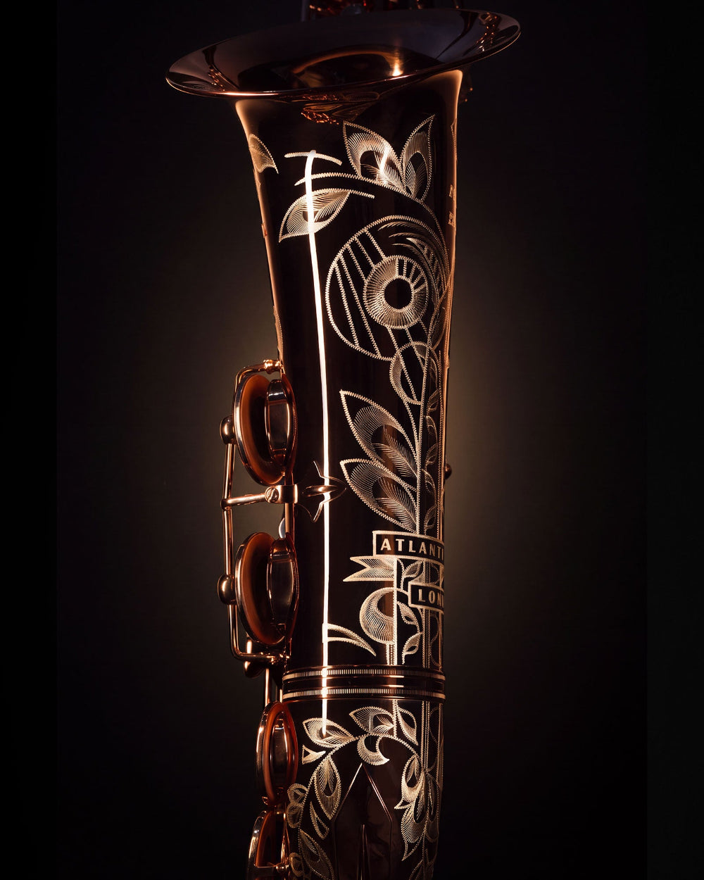 The Baron Saxophon mit meisterhafter Gravur