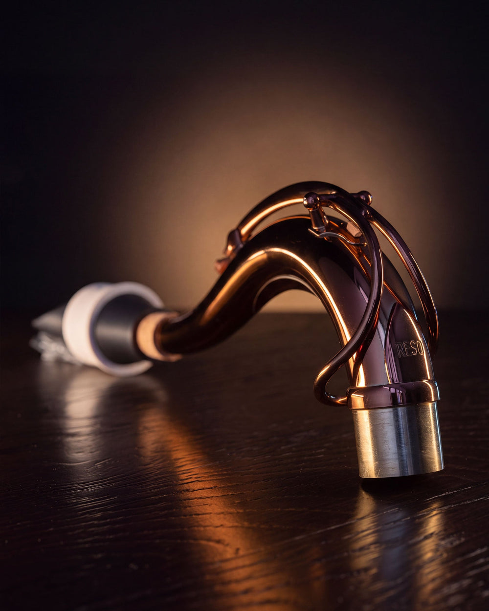 The Baron Saxophon mit meisterhafter Gravur
